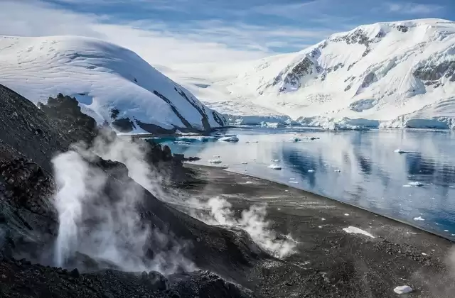 Neptune's Bellows en la isla Decepción