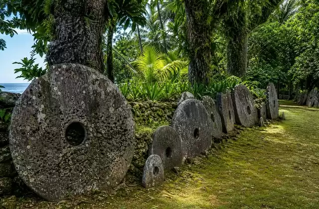 Monedas de piedra