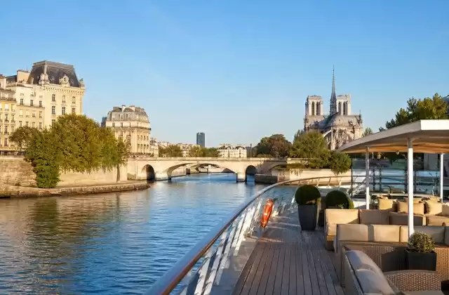 Llegar a París o salir desde la capital